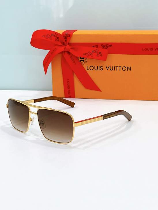 Picture of Louis Vuitton Sunglasses _SKUfw79120457fw